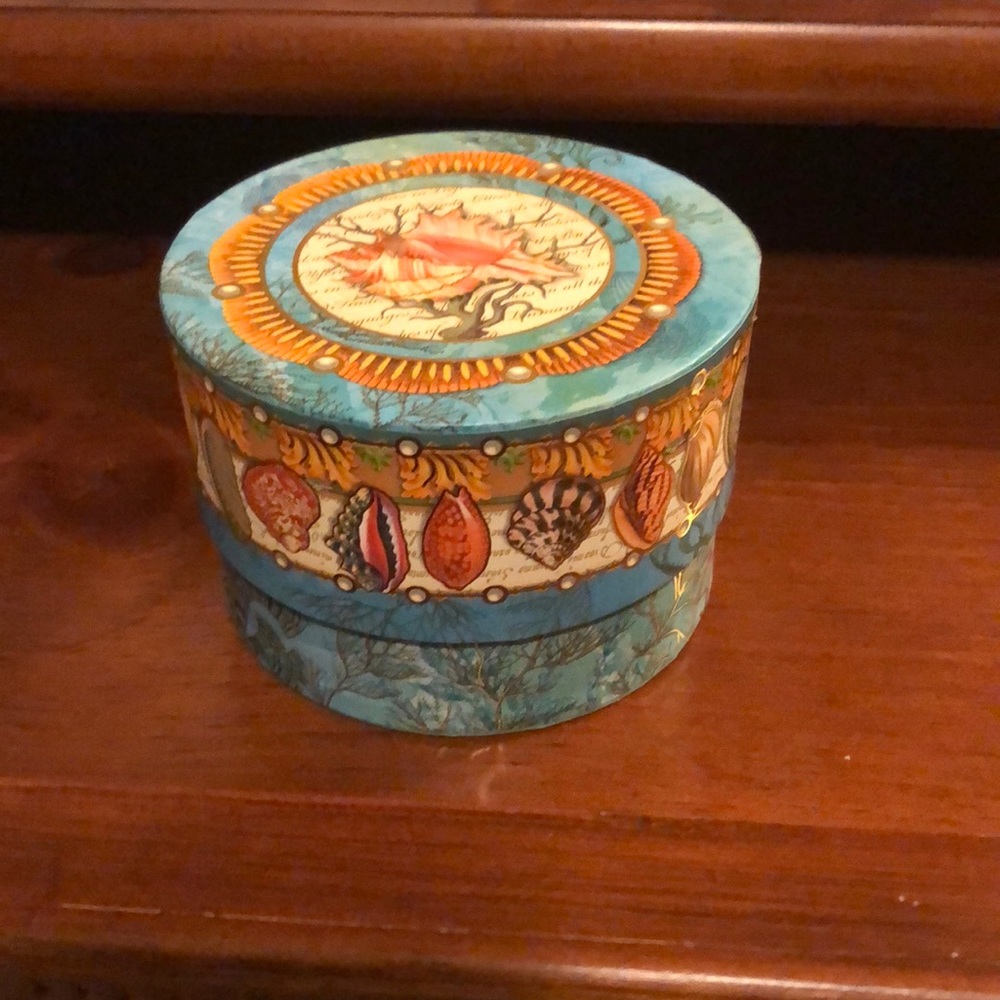 12 Coaster Set In Beautiful Box - Picture 4 of 4